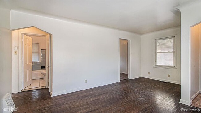 Photo - 2 br, 1 bath House - 19435 Santa Barbara Dr