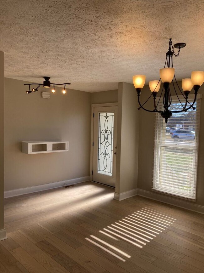 Photo - Lebanon Home in Summer Crest