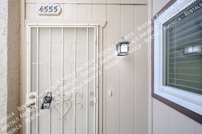 4555 W Continental Dr