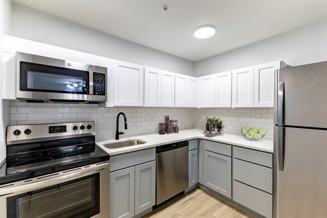 Kitchen - The New Townhomes at Windsor