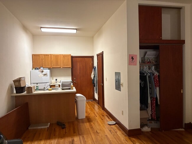 Photo - 402 W Dayton St Unidad 103