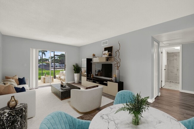 Photo - Palm Ridge Apartments