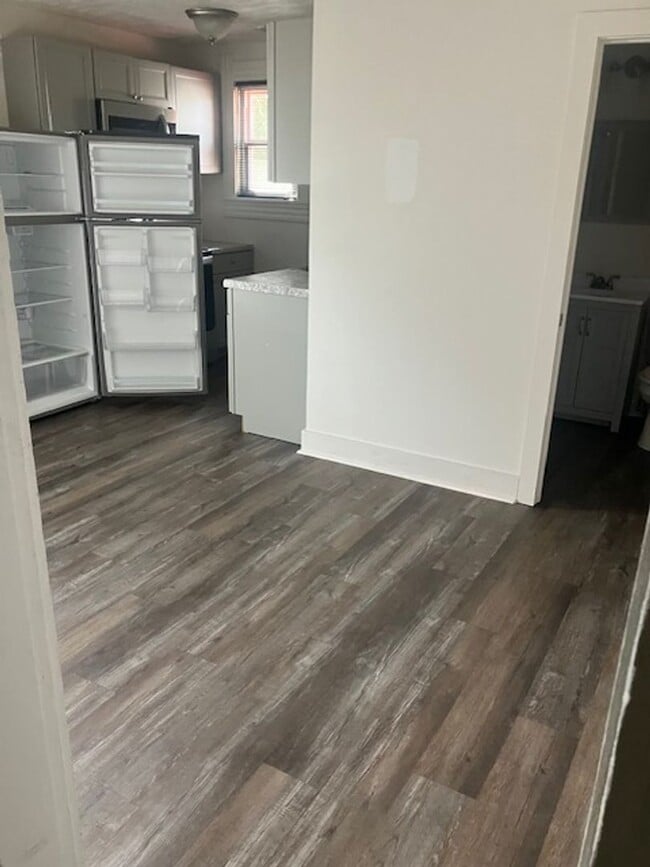 Photo - 803 E Washington St