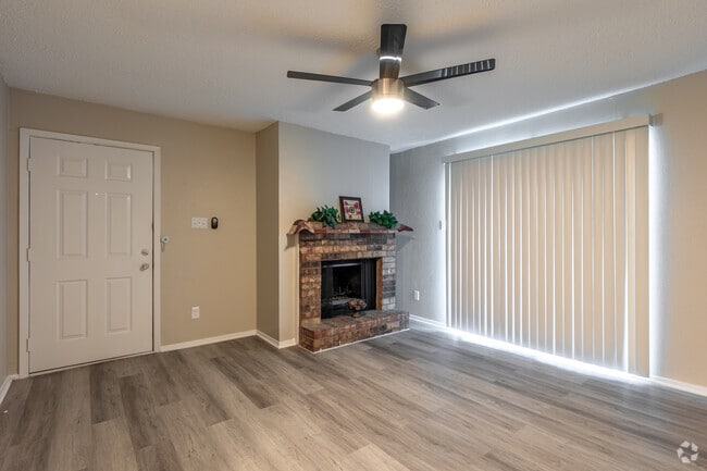 A2 - Living Room - Strawberry Hill Apartments