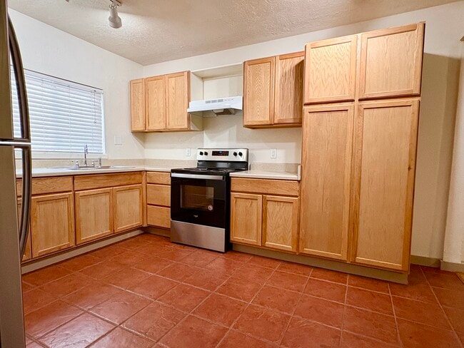 Photo - 502 Los Arboles Ave NW