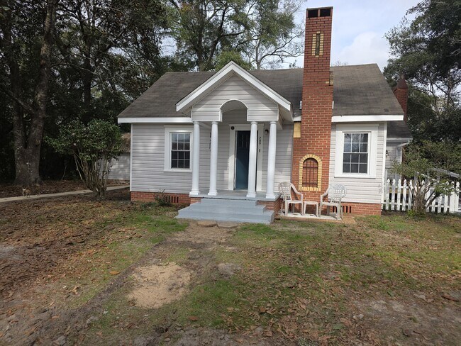 Building Photo - 705 E Water Ave