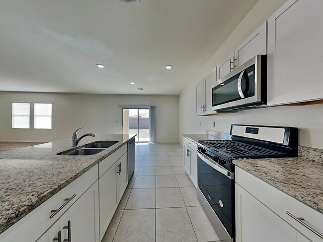 Photo - 19142 W Elm St