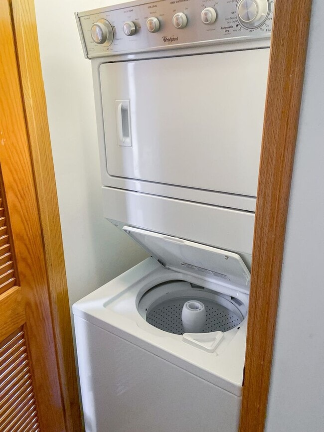 Photo - 1319 W Belmont Ave Unit 2