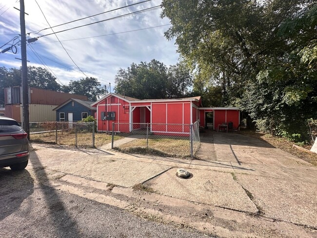 Building Photo - ave i Unit 604 W Ave I #A