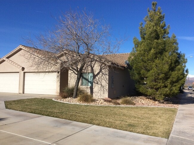Building Photo - Townhome in Grand Legacy