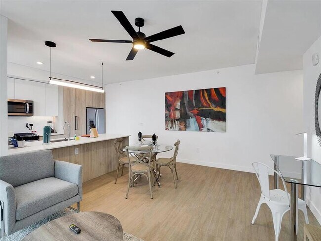 Photo - 817 N 6th St Unidad ID1047110P