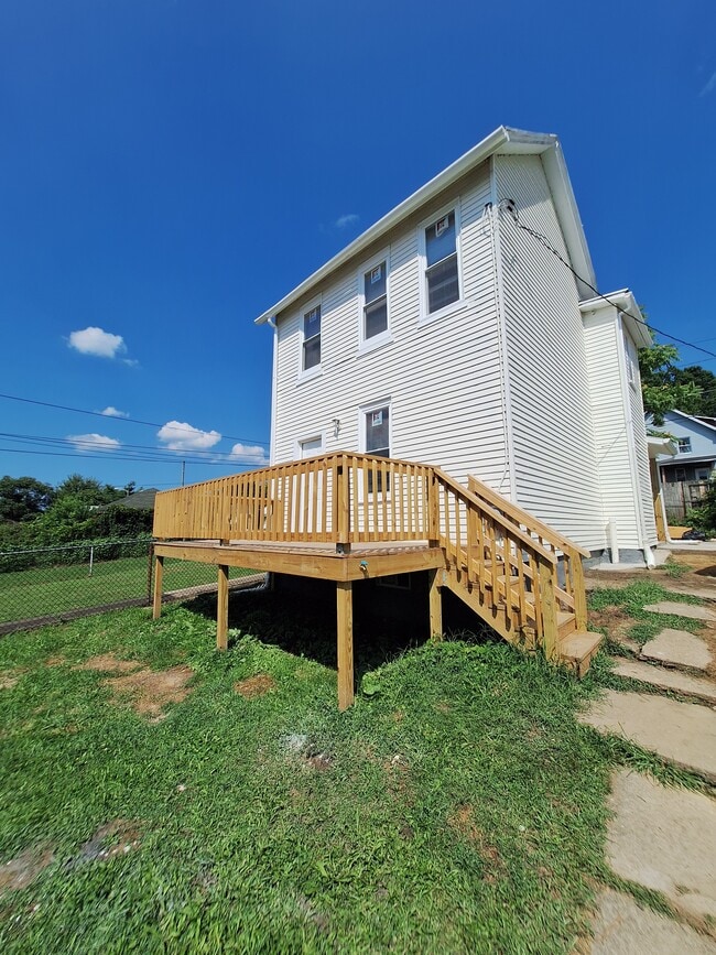 Photo - 1916 Constitution Blvd