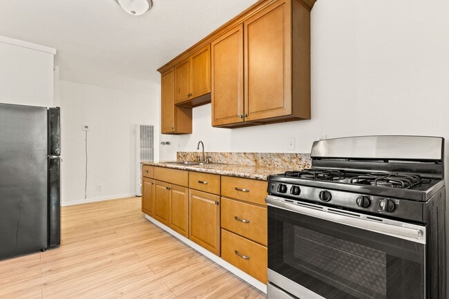 Photo - 642 Douglas Ave Unit 642 (Downstairs)