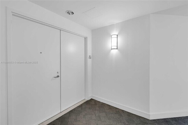 Photo - 3131 NE 188th St Unidad 2-1005