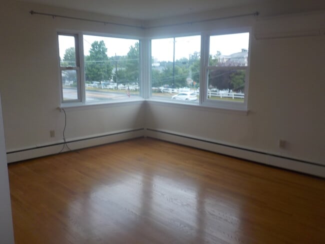 Living rooom - 4832 E Trindle Rd Unit #4