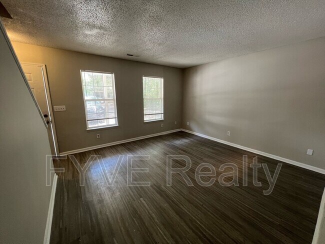 Photo - 205 Weber Rd Unit Apt G