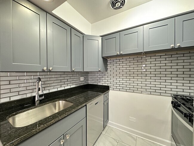 Photo - 6830 N Sheridan Rd Unit 452