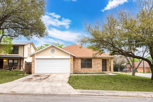 Building Photo - 8402 Laurel Bnd Rental