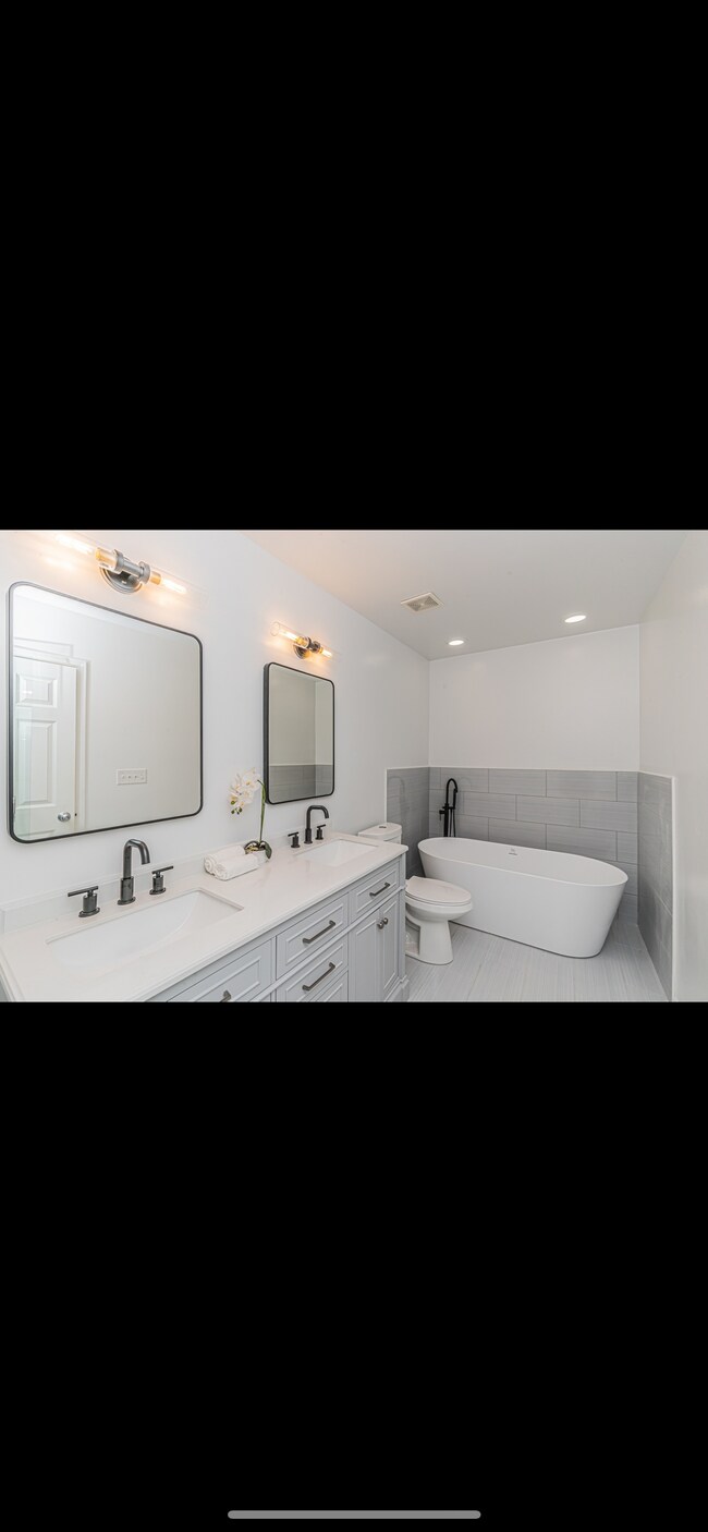 Photo - 825 N Marshfield Ave Unit 1