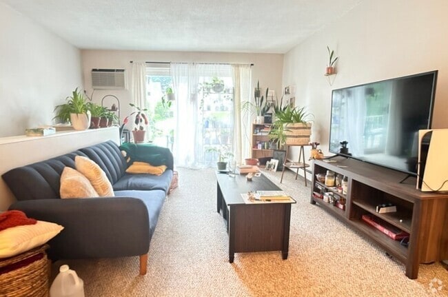 Building Photo - 73 Charlesbank Rd Unit 201 Rental