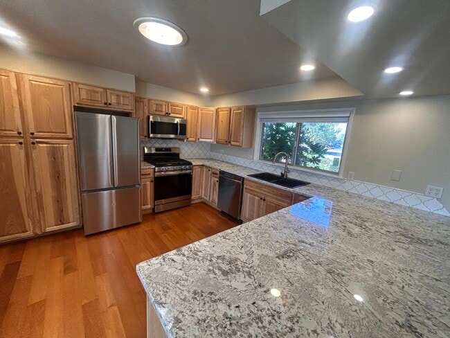 Photo - 2100 Hobert St