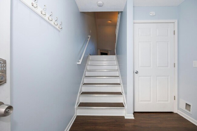 Photo - 250 Parktrail Rd