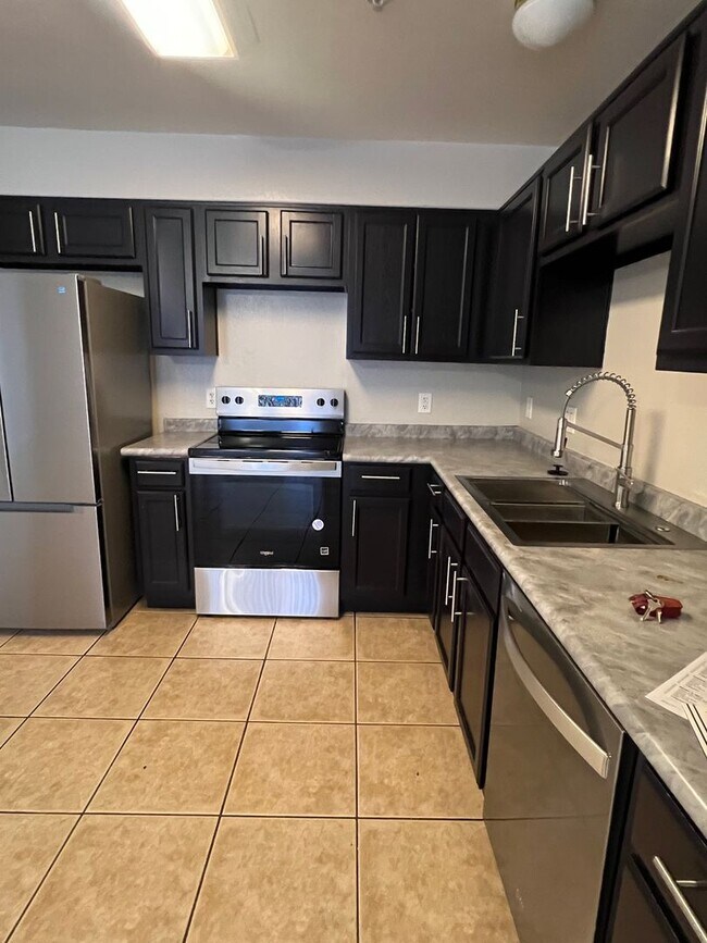 Photo - South Phoenix 3Bed 2.5 Bath Garage