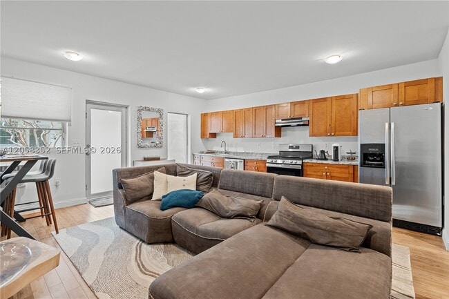 Building Photo - 7950 Tatum Waterway Dr Unit N12
