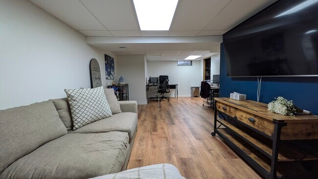 Photo - 803 Forest Ct