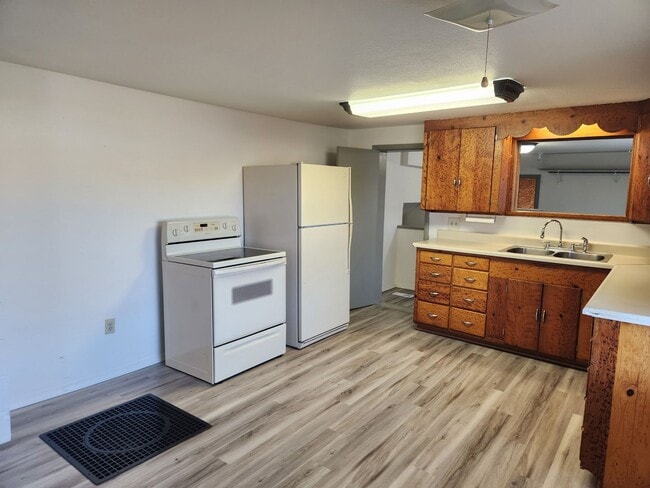 Photo - Naches WA 3 Br, 1 Ba, over-size garage.