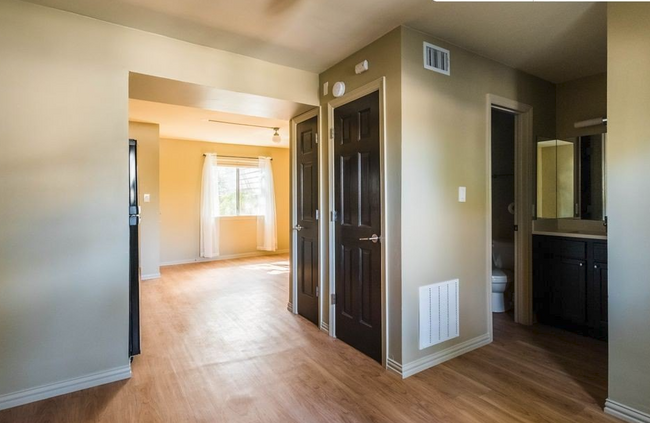 Building Photo - 3018 S 1st St Unit 121.9 Rental