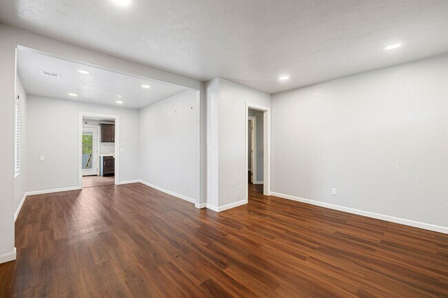 Photo - 4012 S Hudson Ave