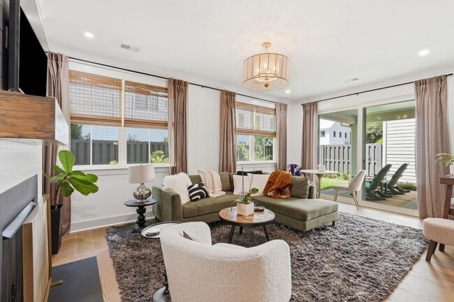 Photo - 105 Risewell Ct