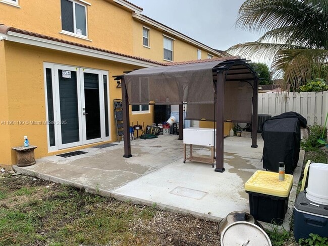 Photo - 640 SE 1st St