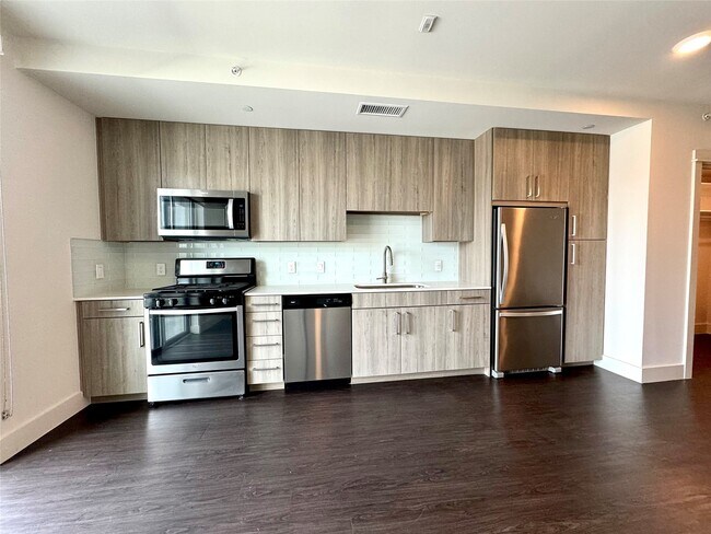 Photo - 3120 Smith St Unit 306