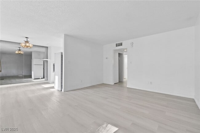 Building Photo - 350 E Desert Inn Rd Unit D104 Rental