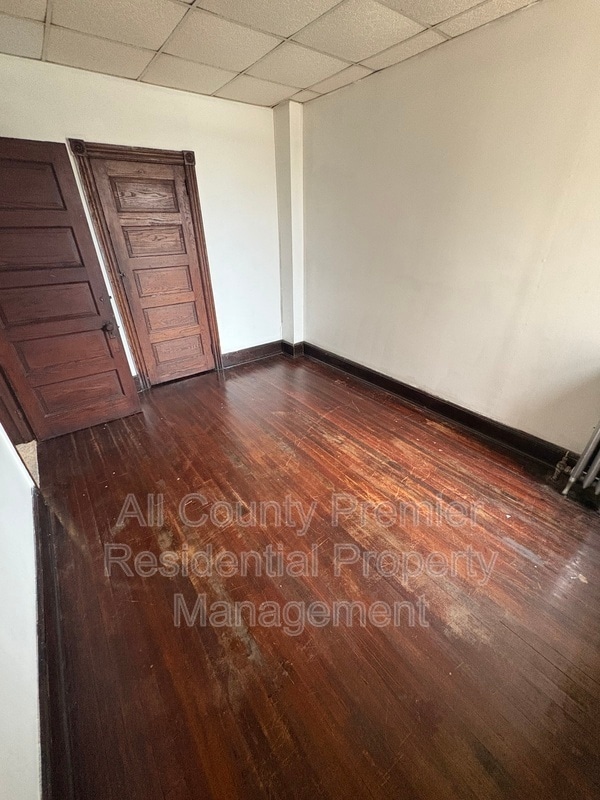 Photo - 67 1/2 Bellevue Avenue