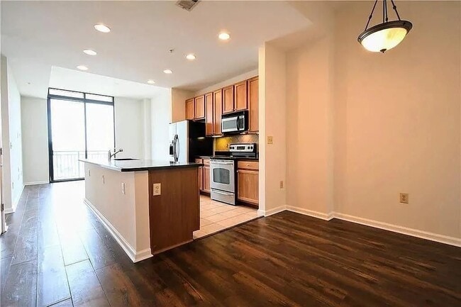 Photo - 3040 Peachtree Rd