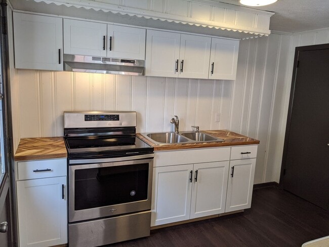 Building Photo - 3822 Redding Rd Unit Apt A