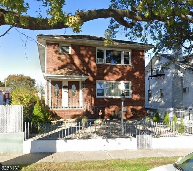 457 3rd Ave W Rental House Rental in Newark, NJ