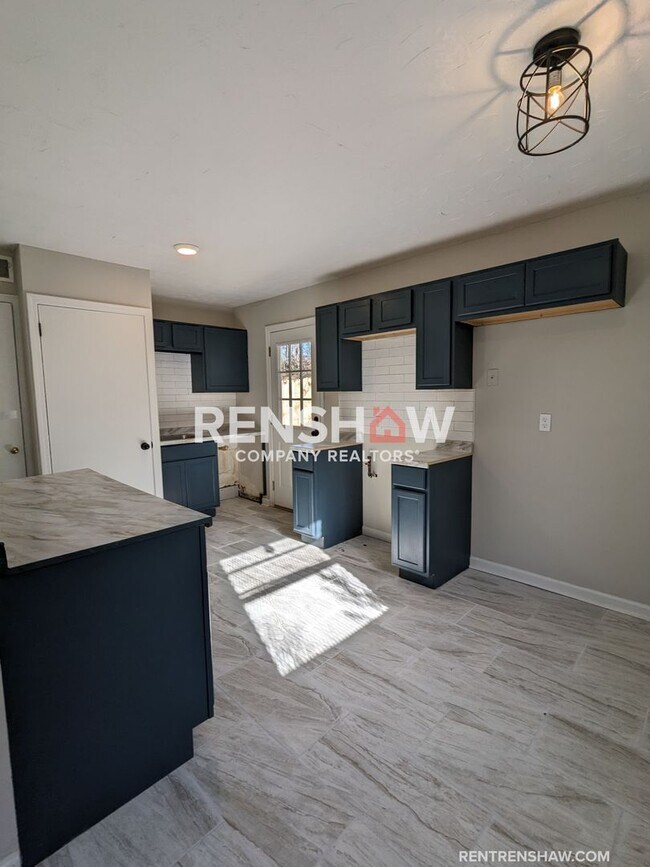 Photo - Quiet neighborhood- 3 Bed / 1 Bath - Move ...