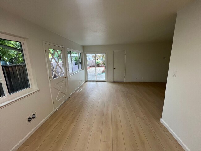 Photo - 2110-2112 Town & Country Lane Unit 2110