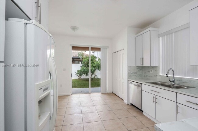 Photo - 3955 NE 11th Dr