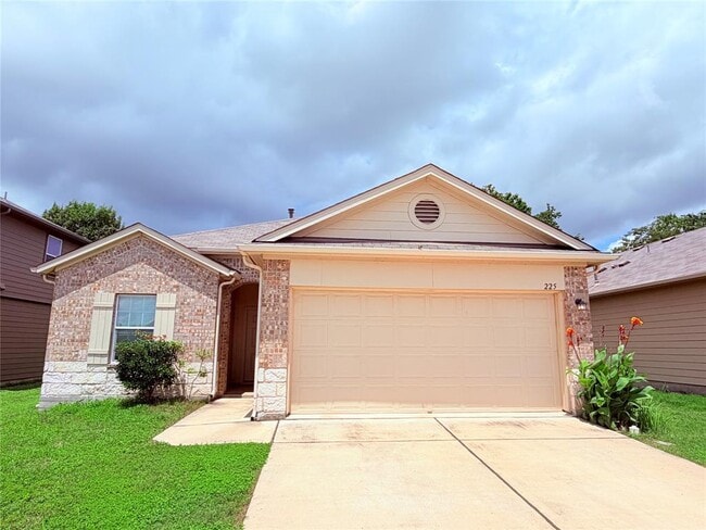 Photo - 225 Cibolo Creek Dr