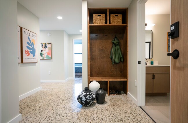 Apt 1108 Entry