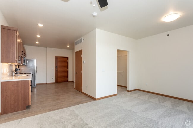 Studio - 528SF
