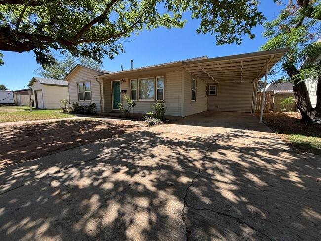 Photo - 4907 41st St