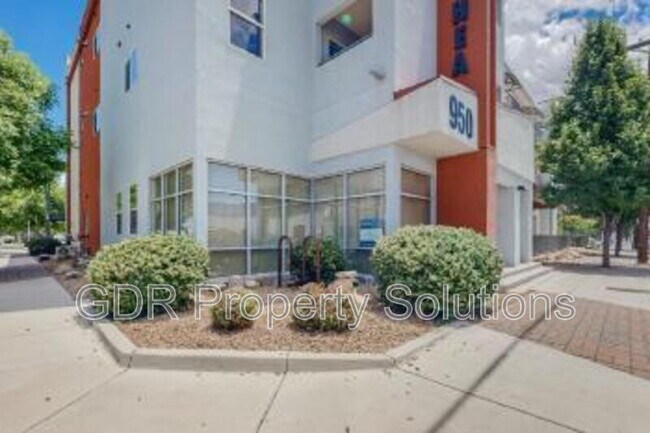 Photo - 950 4th St NW Unit 305