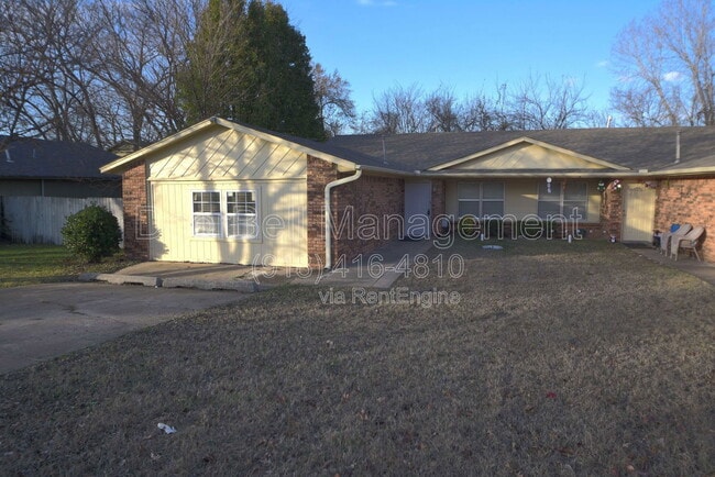 Building Photo - 746 W Commercial St