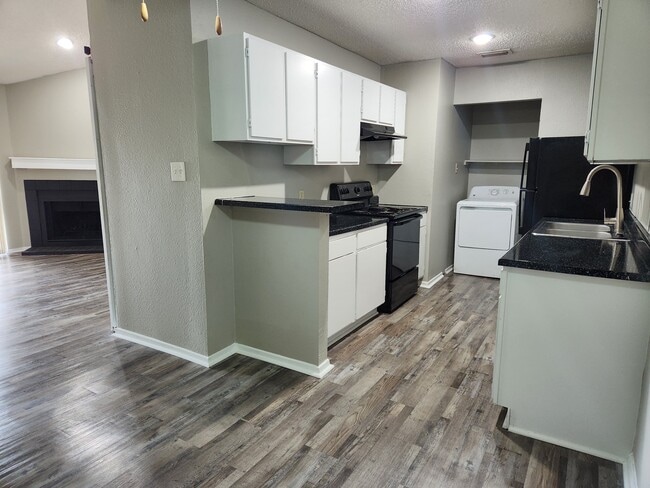 Photo - Curry Junction Apartments